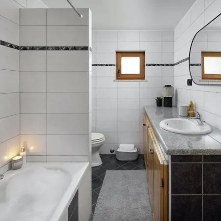 Bella Collina In Krajcar Brijeg - Haus Fuer 4-5 Personen 别墅 Žminj